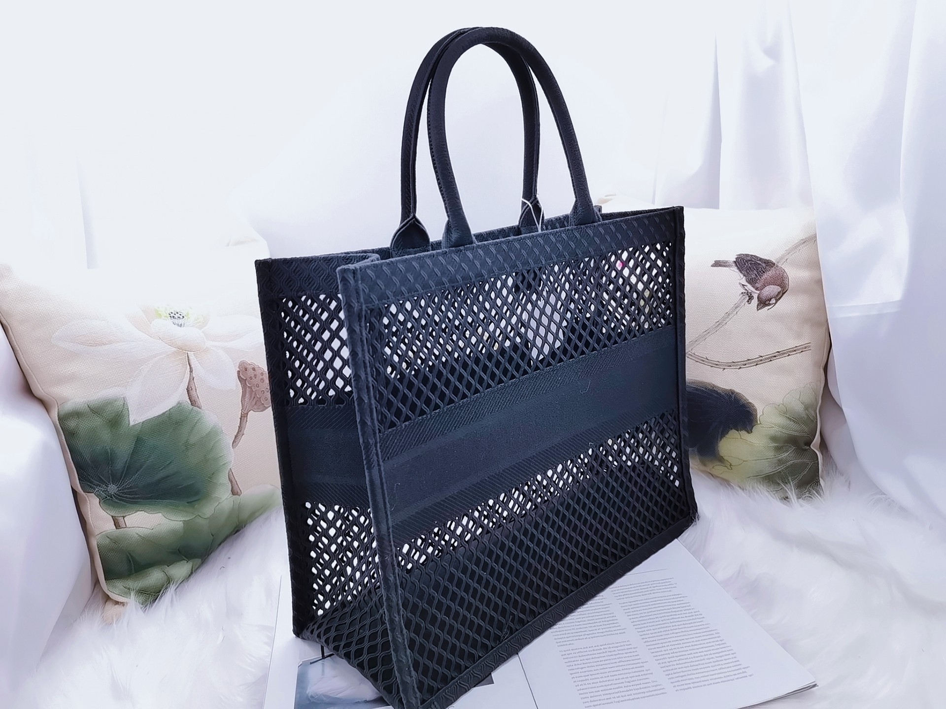D10r Book Tote