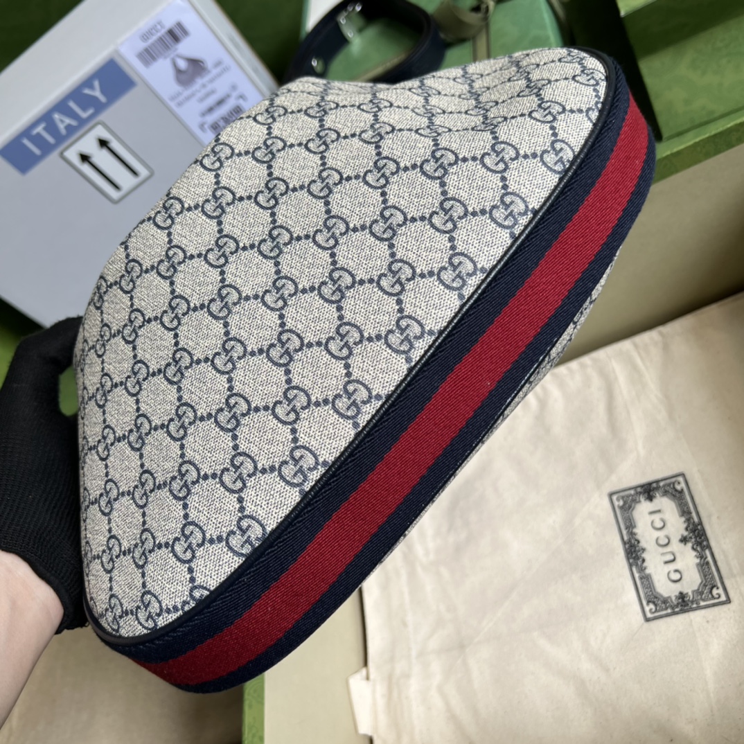 Gvc*1 Attache large shoulder bag