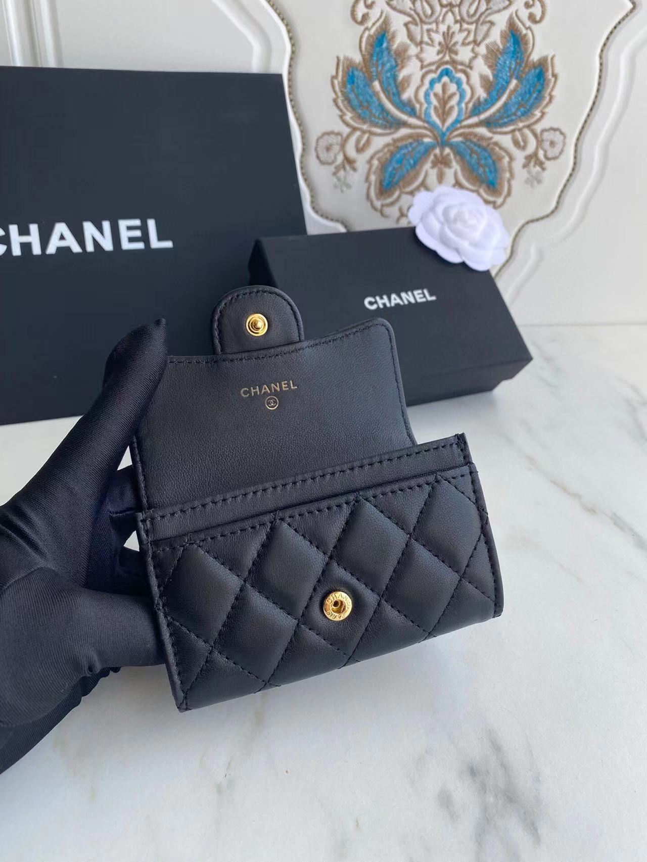 Ch**el Classic Leather Wallet In Black