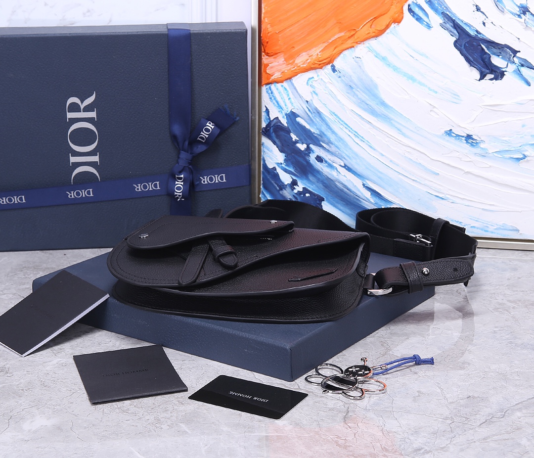 D10r Men’s Saddle Bag