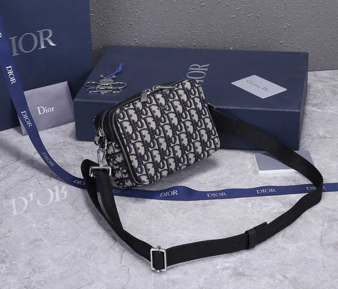 D10r Men’s Shoulder bag