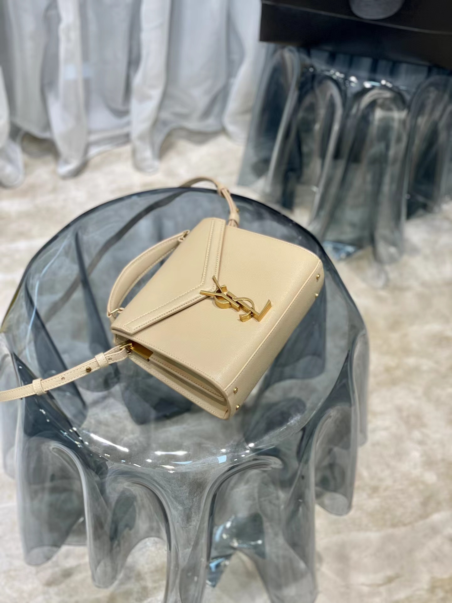 KATE MEDIUM REVERSIBLE CHAIN BAG