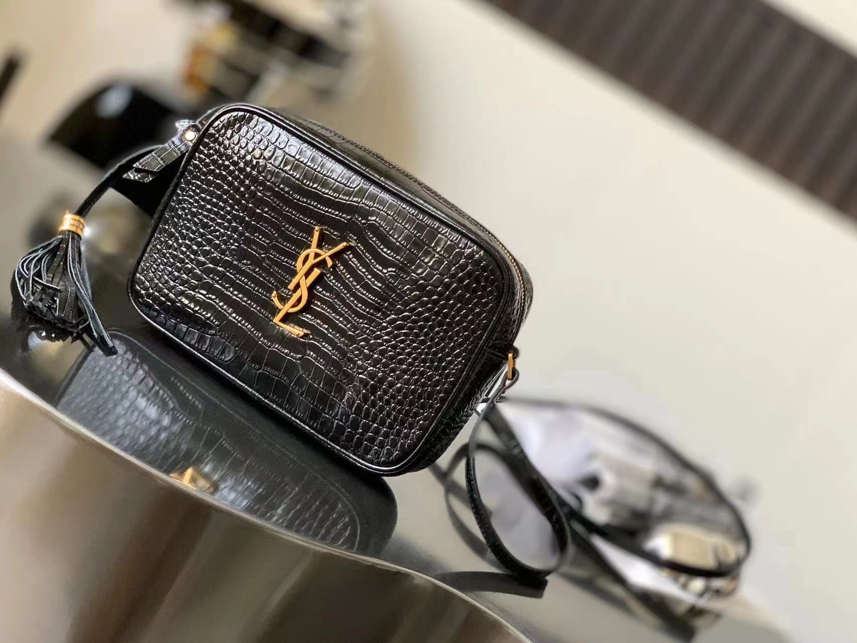 MONOGRAM Sa1nt Lau*nt