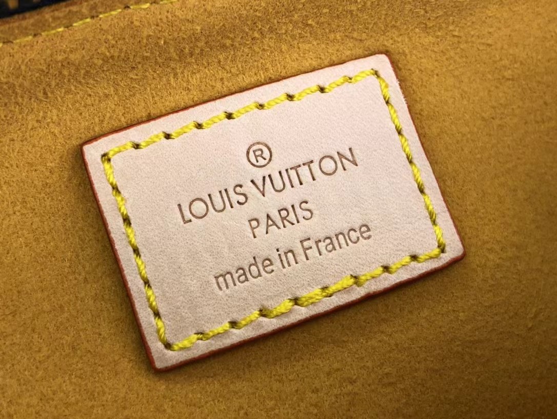 l0vis vvtt0n monogram De*1m baggy pm blue