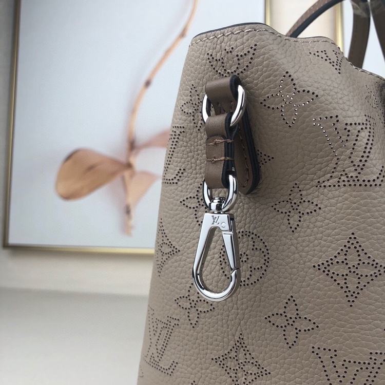 L0vis Vvtt0n Mahina Leather Hina PM