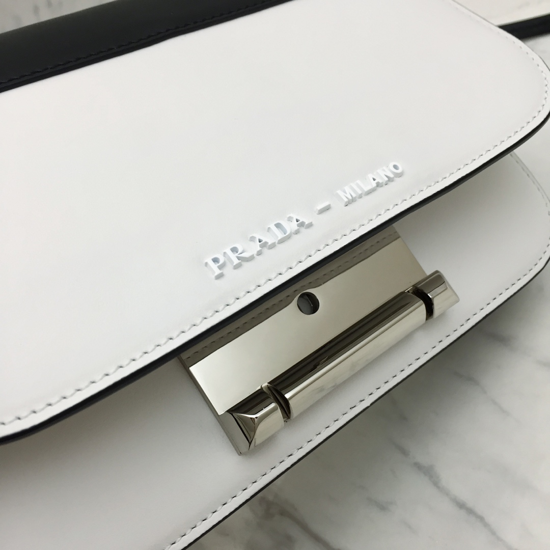 Sybille Clasp bag