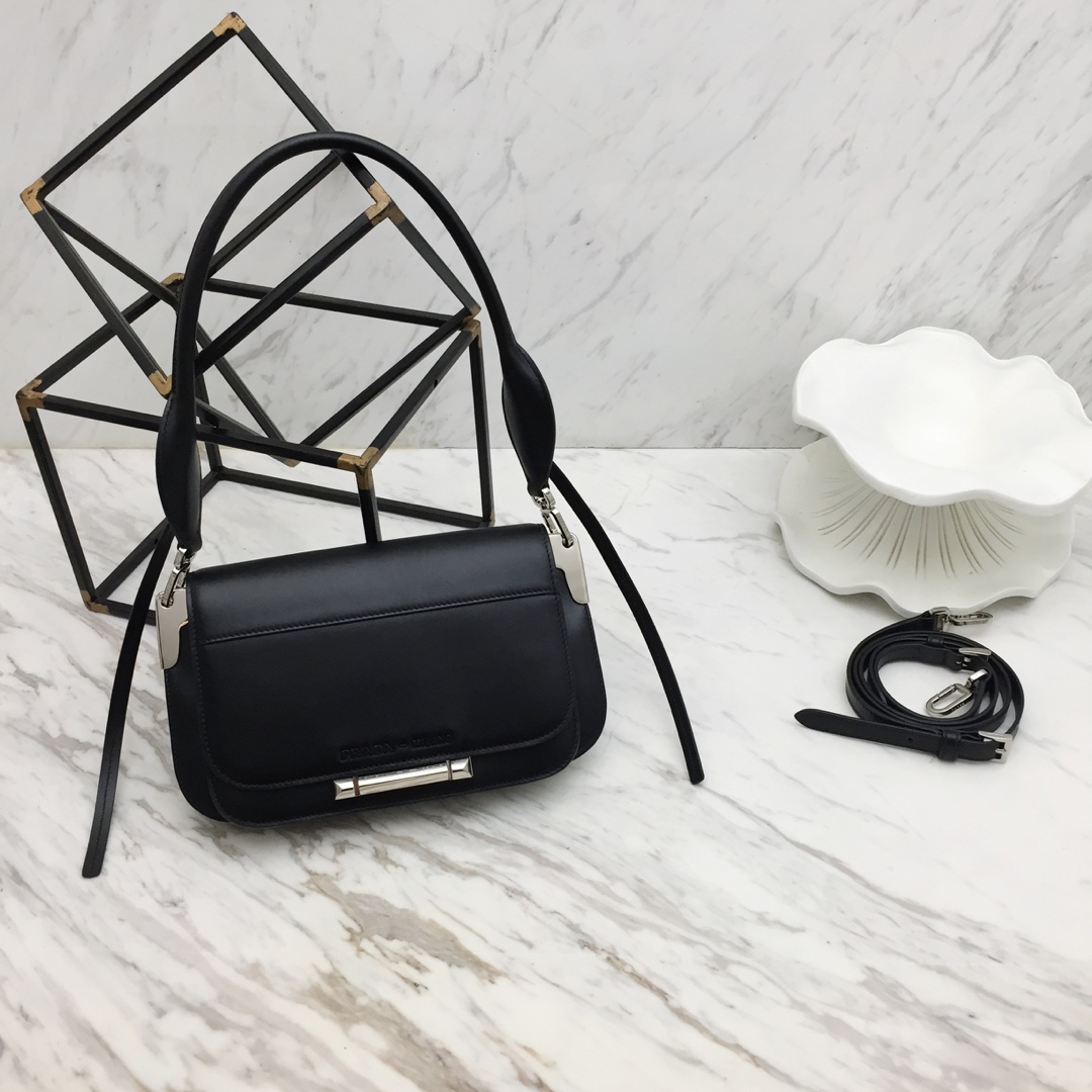 Sybille Clasp bag
