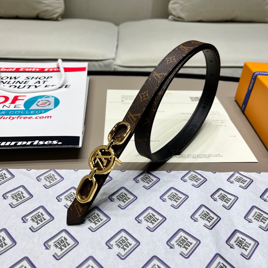 LV D1am0nd Plug Outlet