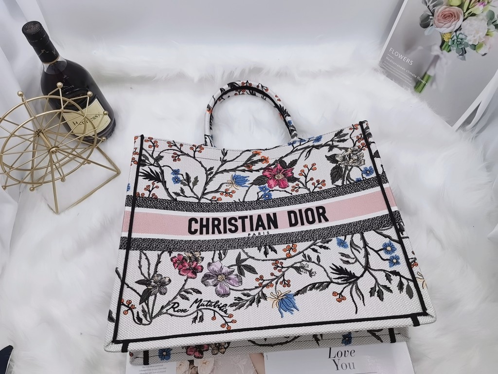 D10r Book Tote