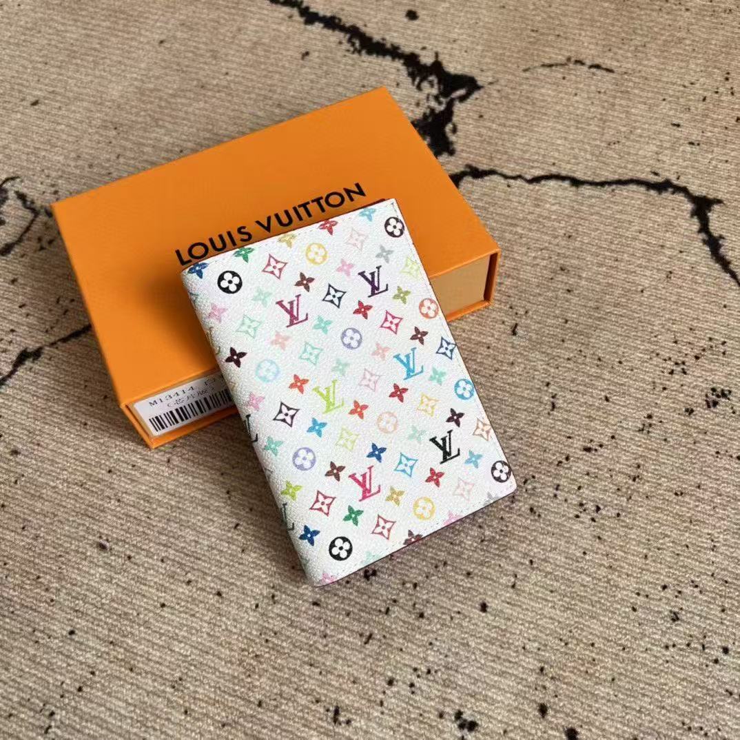 L0vis Vvtt0n x Takashi Murakami Passport Cover