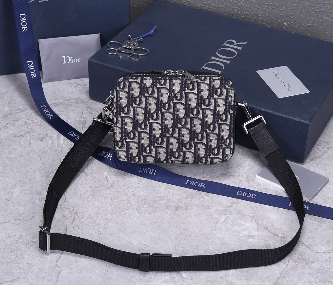 D10r Men’s Shoulder bag