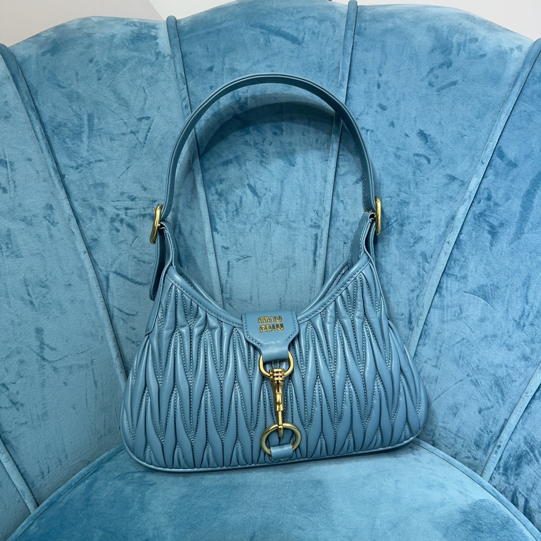 M1um1u Hobo bag