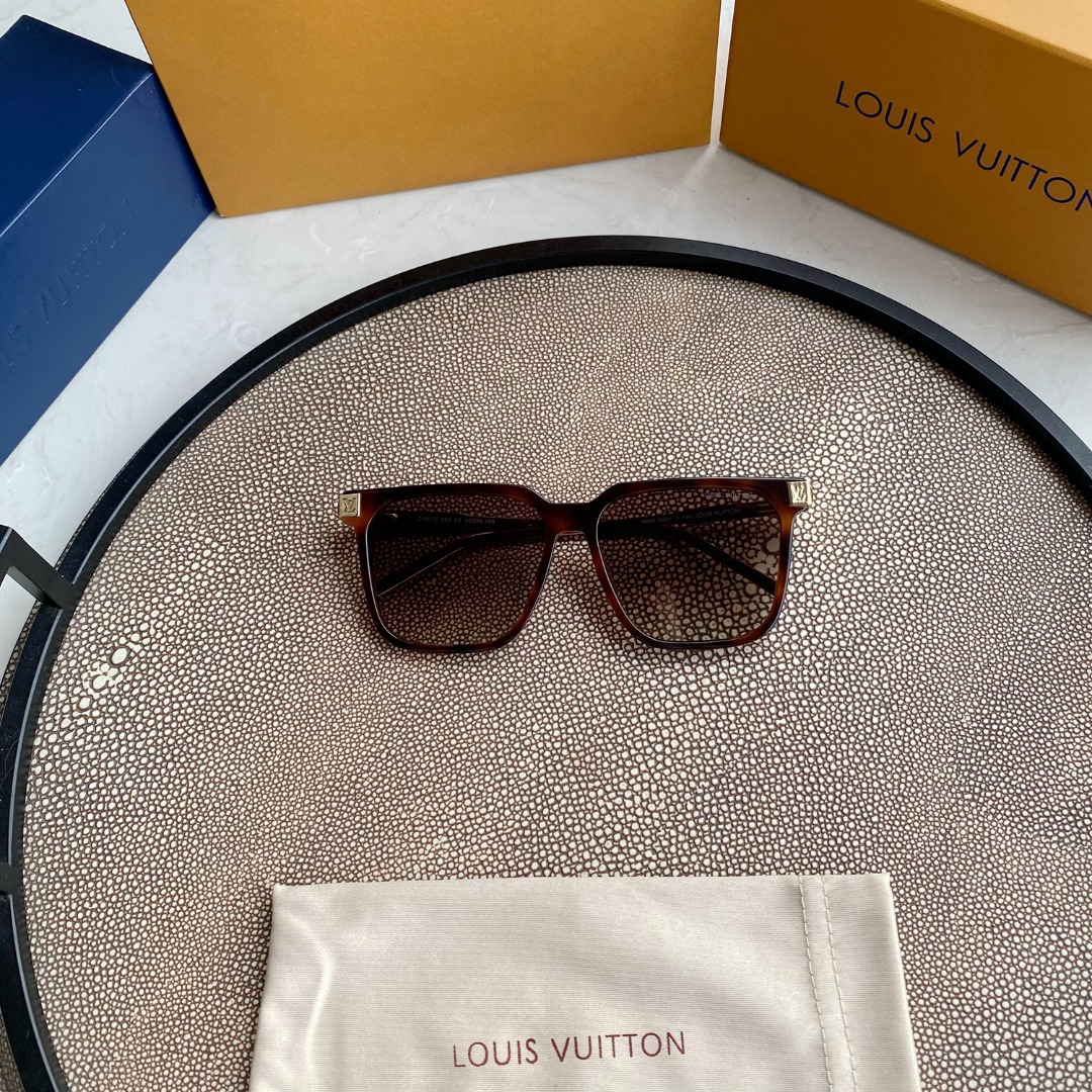 L0vis Vvtt0n | rise square sunglasses