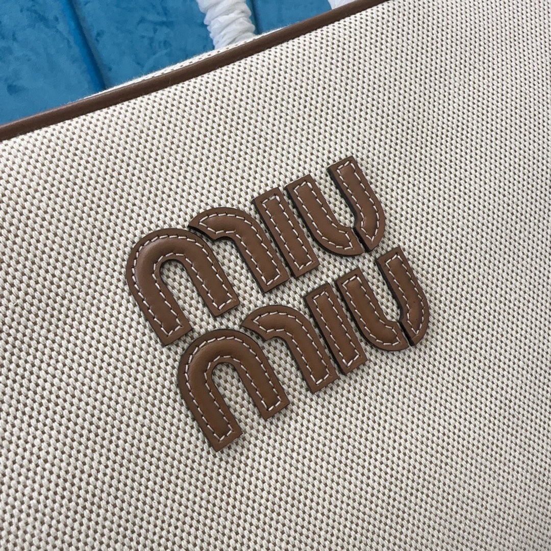 M1um1u 24