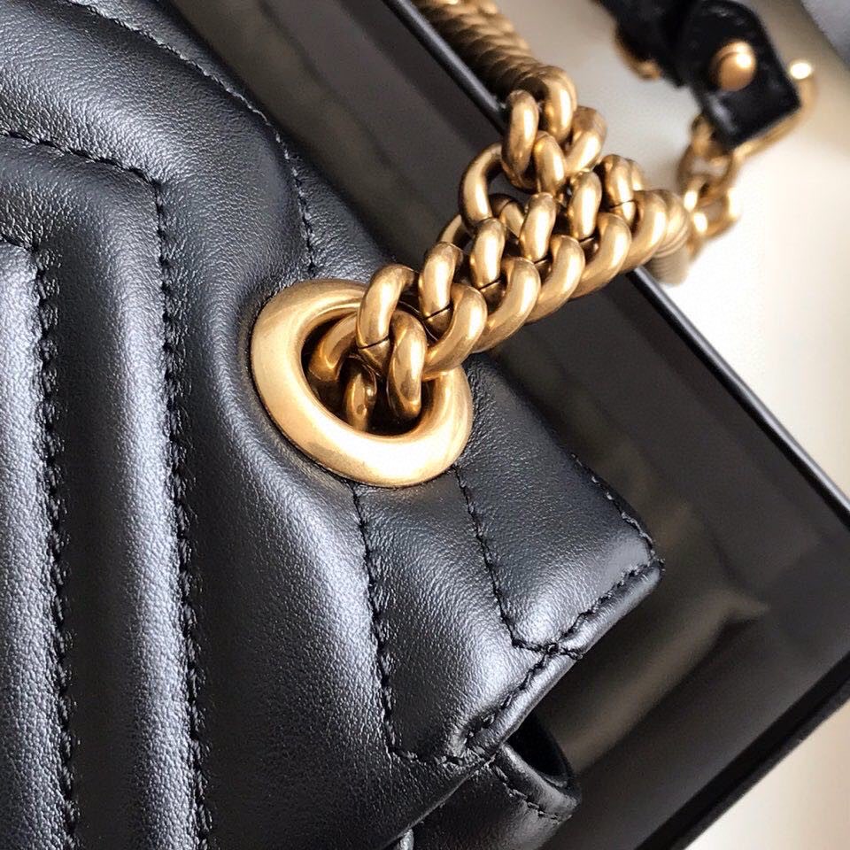 GG Marmont small matelassé shoulder bag-26 CM