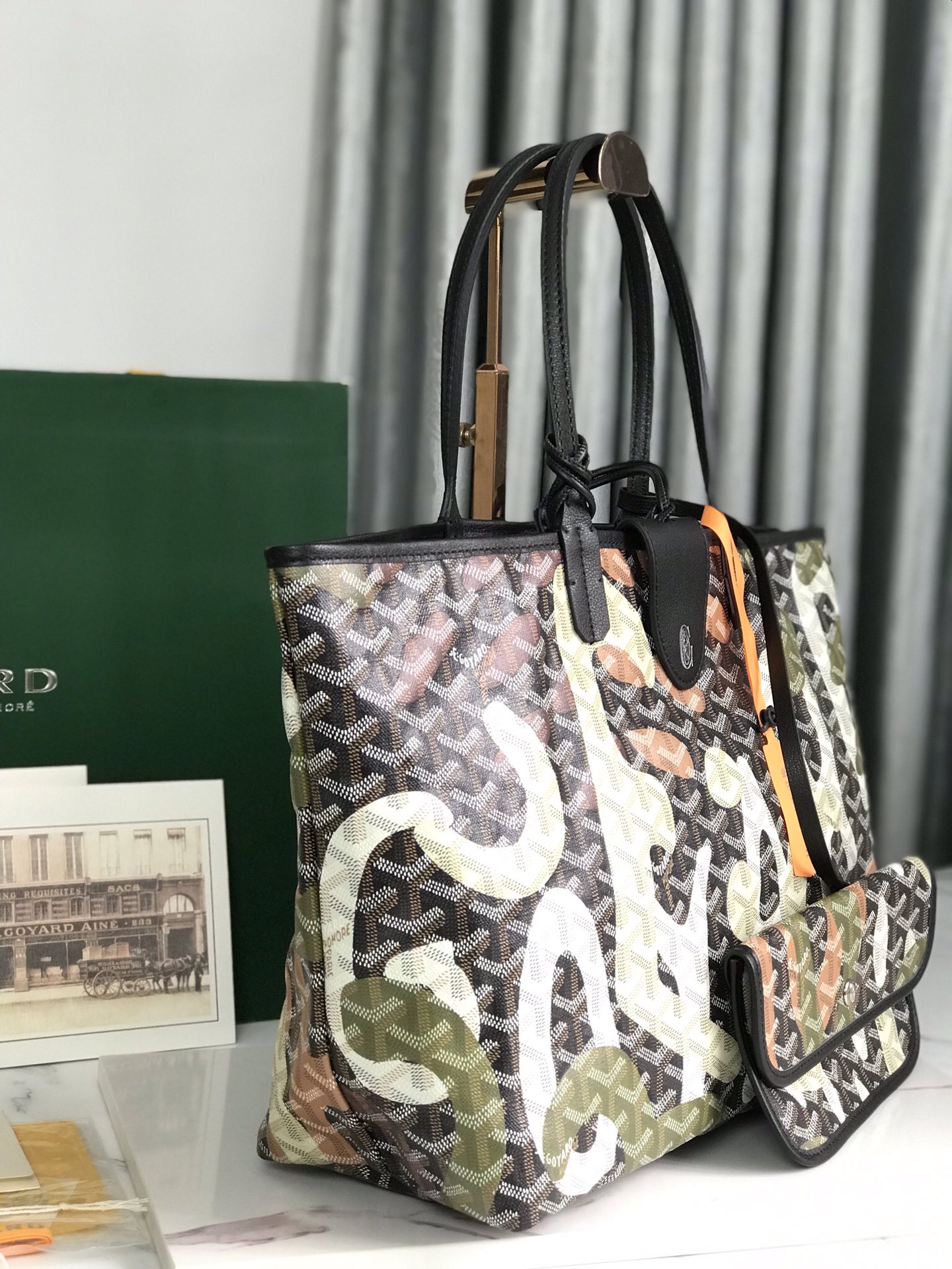 SAINT L0vis Tote bag