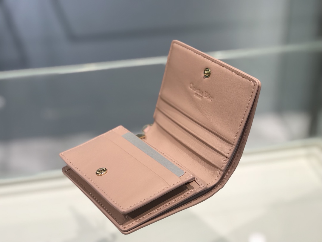 D10r Cannage Wallet