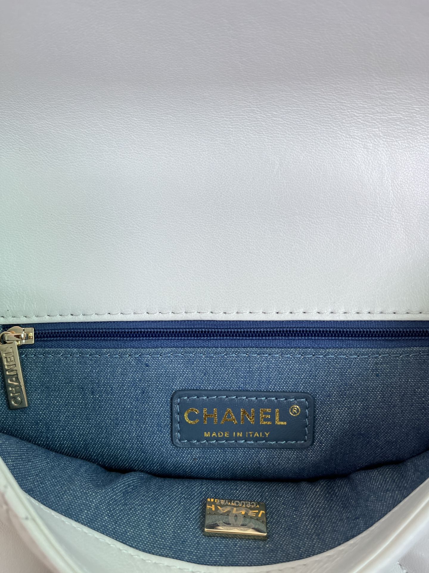SMALL CLASSIC FLAP BAG