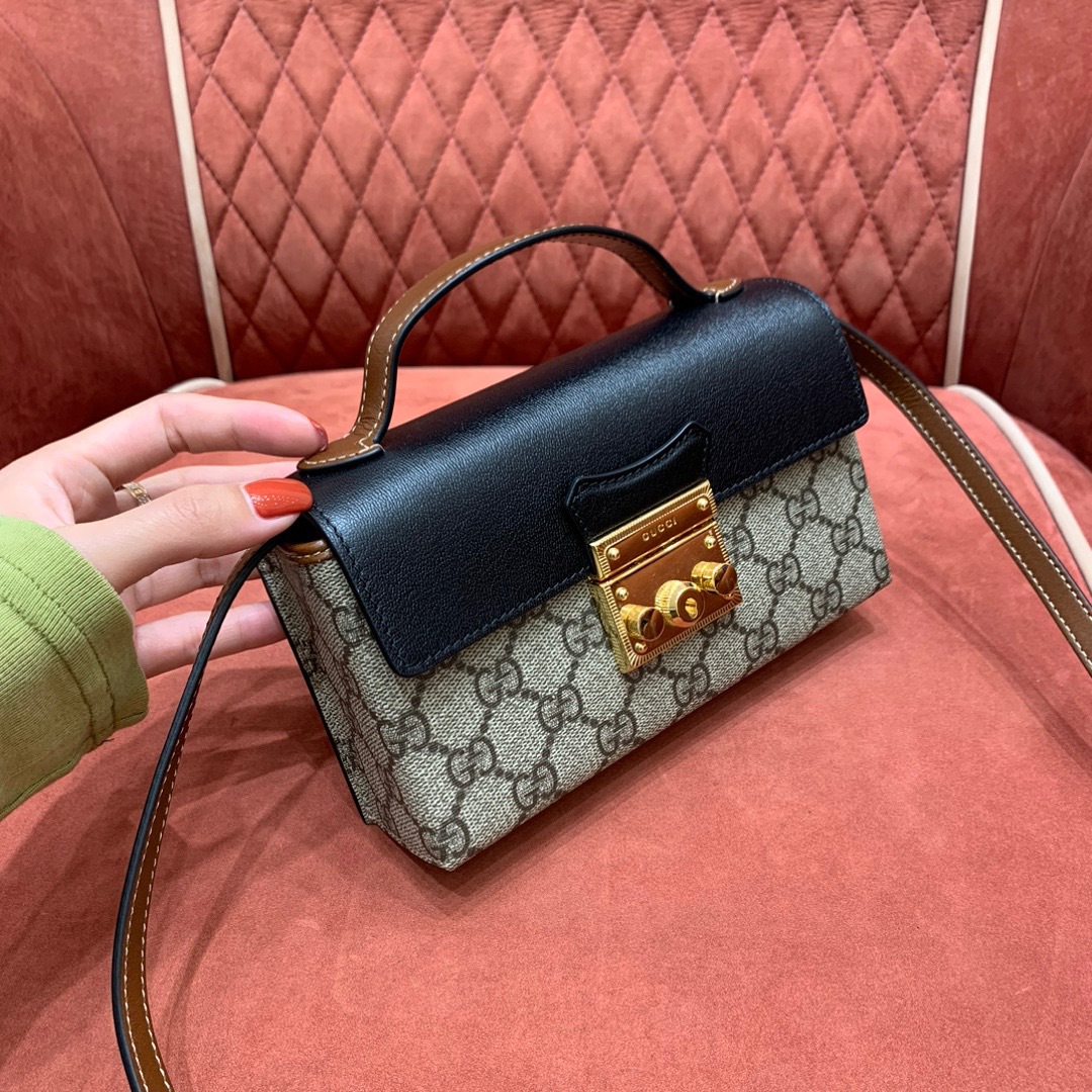Gv*c1 padlock bag