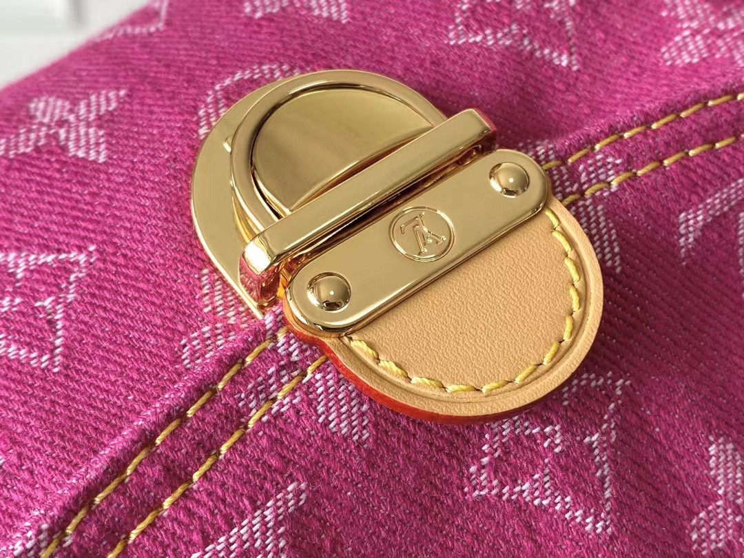 l0vis vvtt0n pink monogram De*1m pleaty