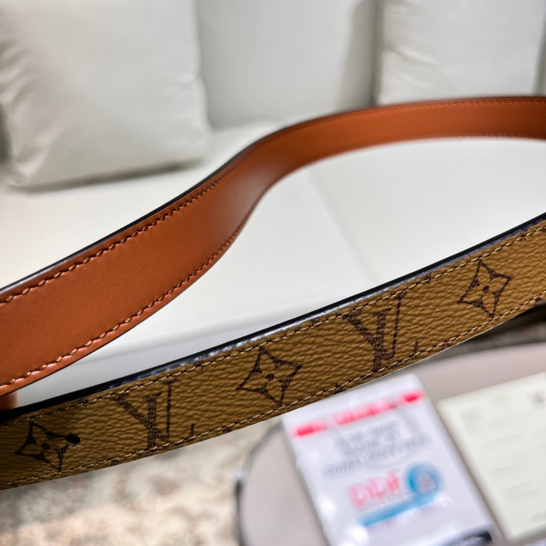 LV D1am0nd Plug Outlet