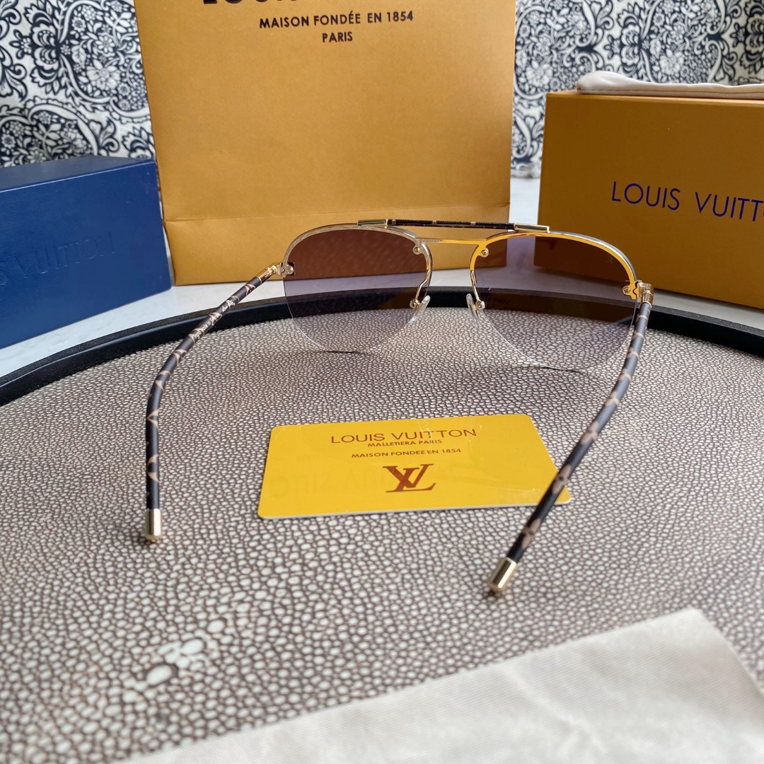 Pink Gradiant Monogram Stem Aviators