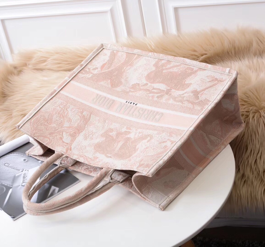 D10r Book Tote