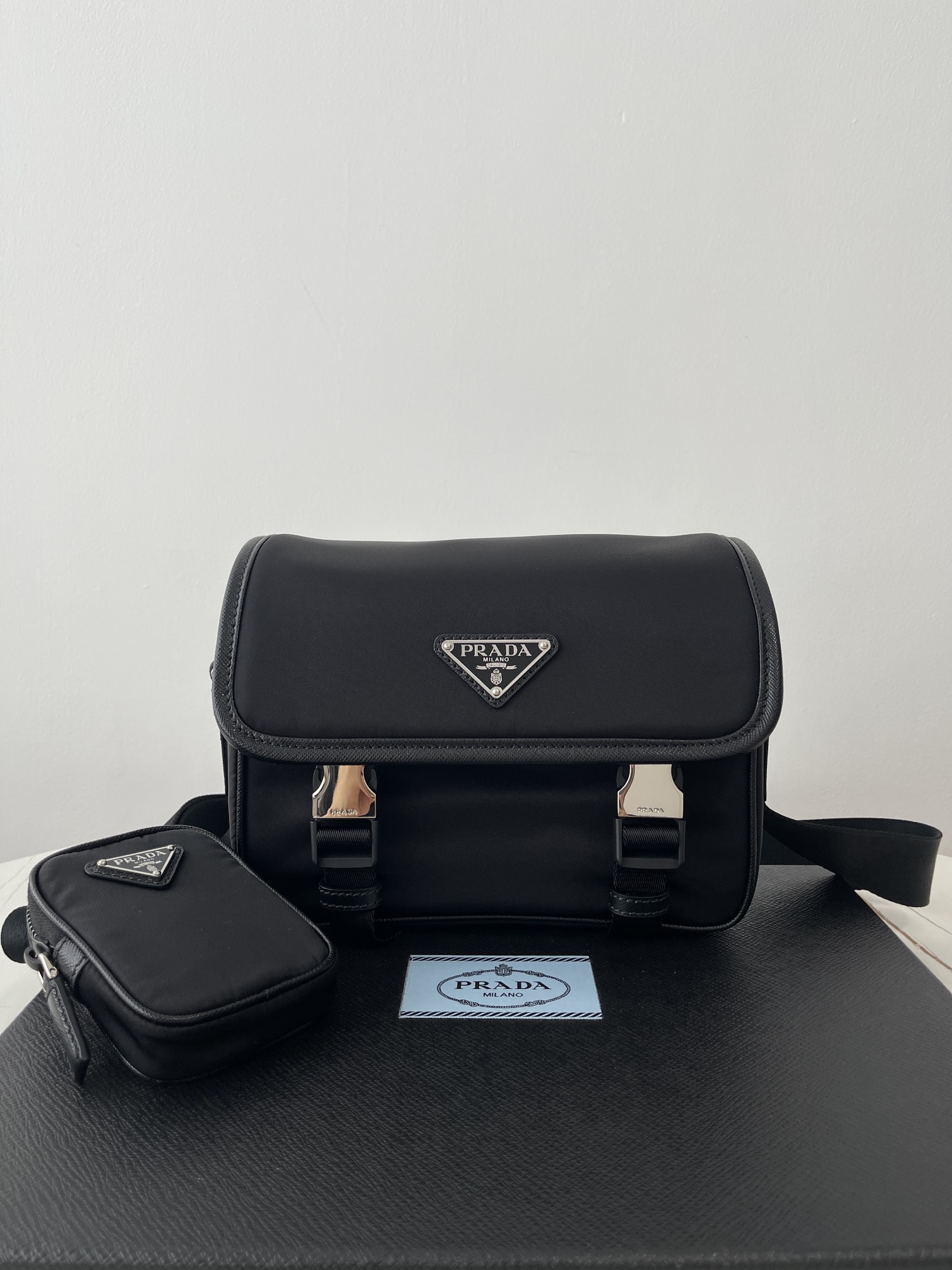 Pra*a Messenger bag