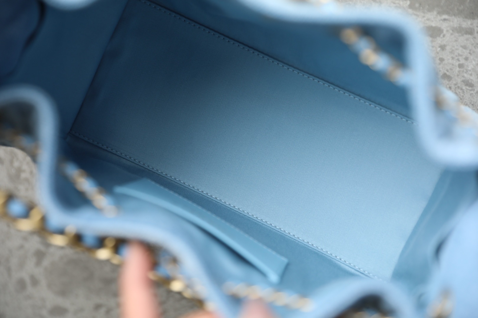Ch**el 25 MEDIUM HANDBAG