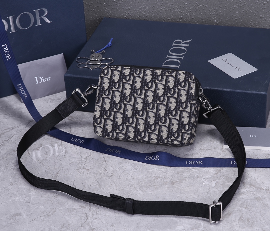 D10r Men’s Shoulder bag