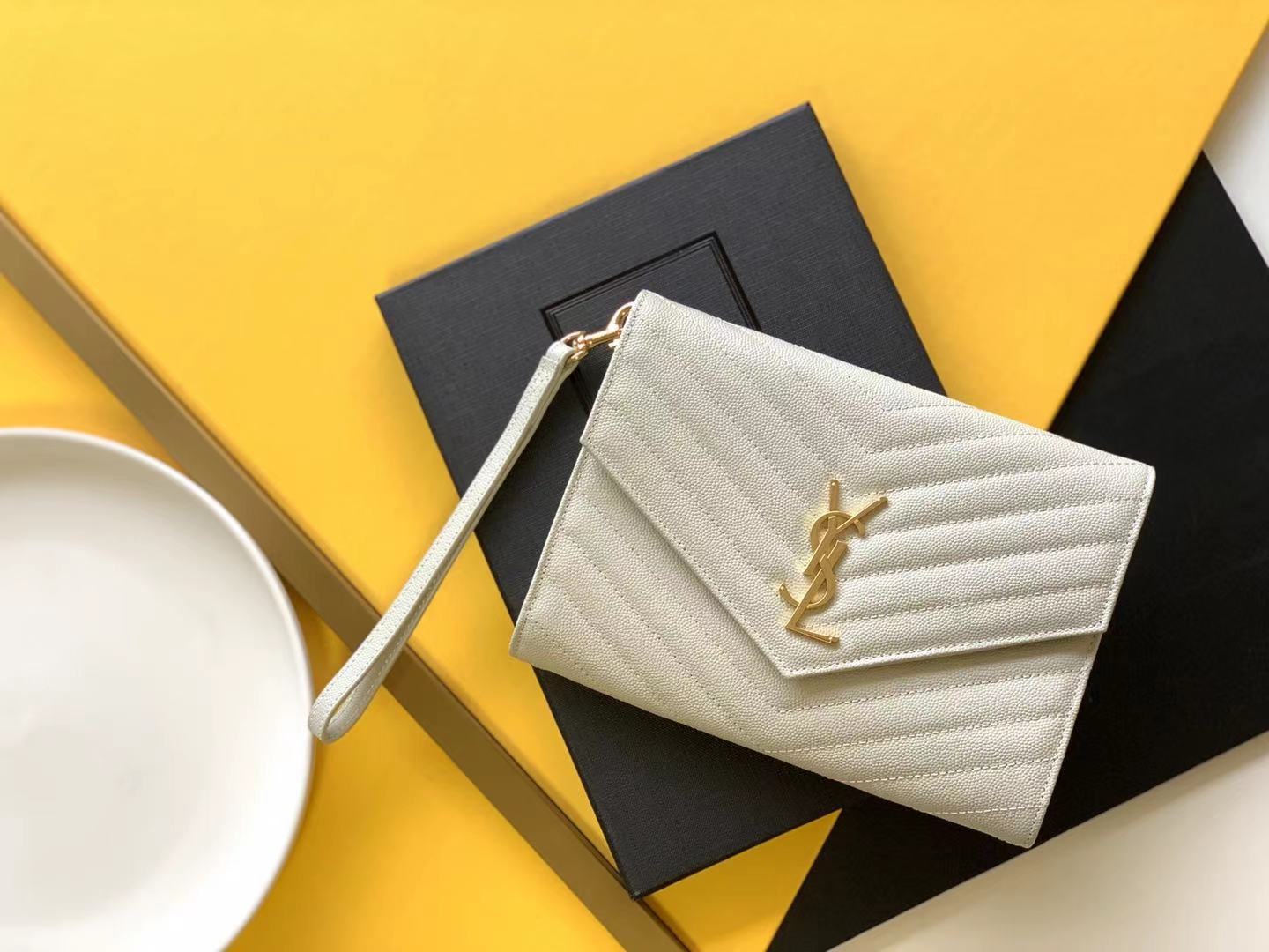 CASSANDRE Sa1nt Lau*nt MATELASSÉ FLAP POUCH IN QUILTED GRAIN DE POUDRE EMBOSSED LEATHER