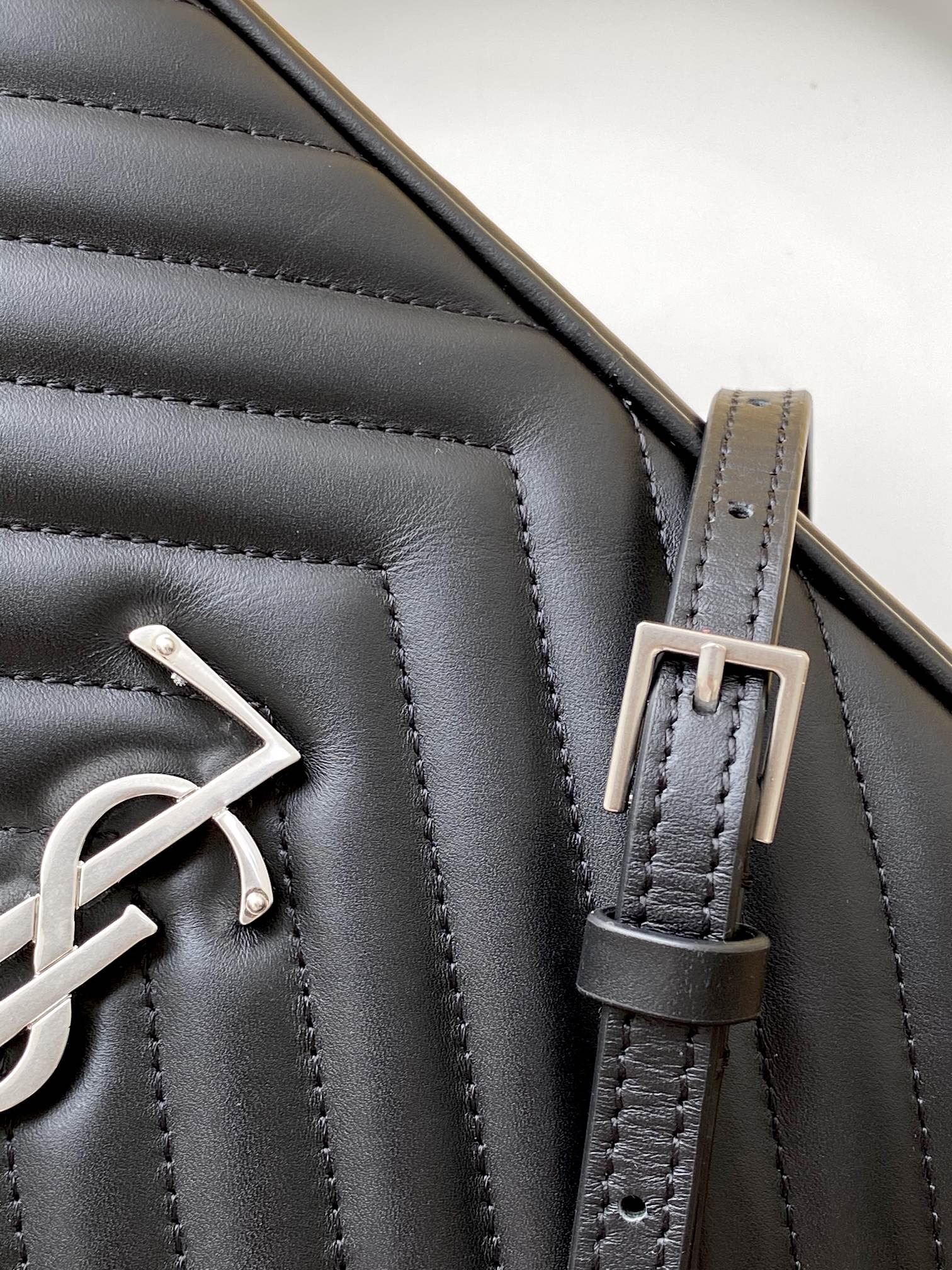 MONOGRAM Sa1nt Lau*nt