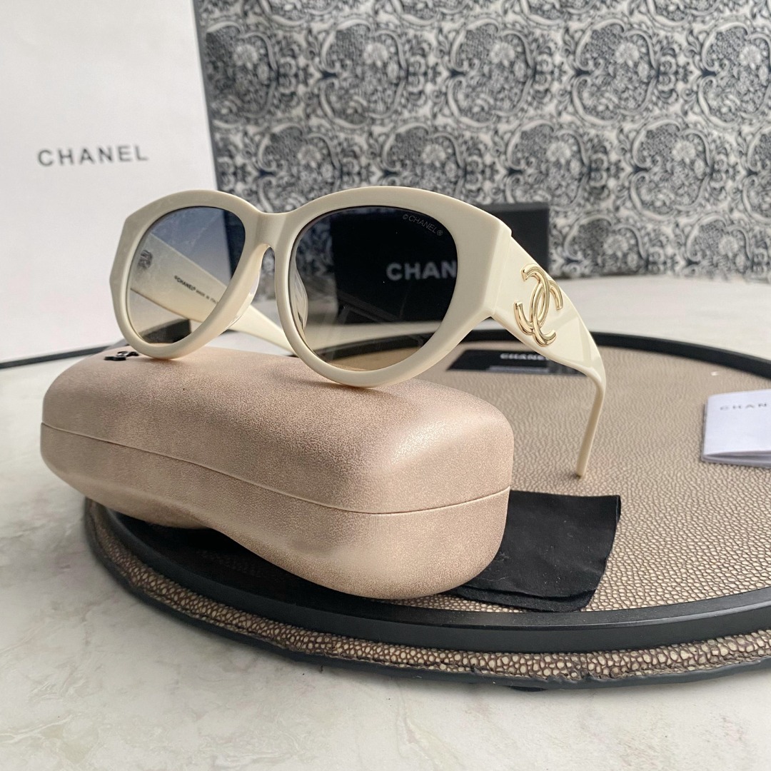 Ch**el Sunglasses