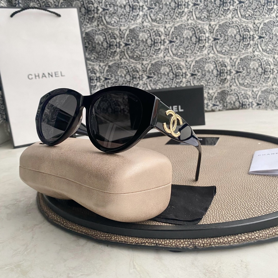 Ch**el Sunglasses
