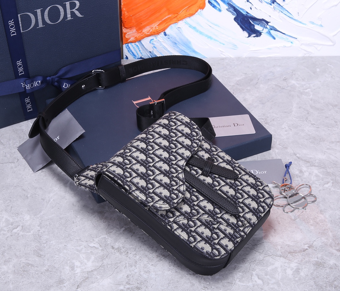 D10r Cell Phone Bag