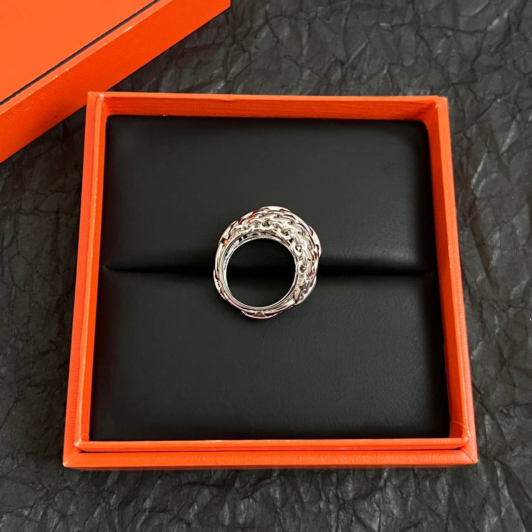 H**me5 Constance Ring