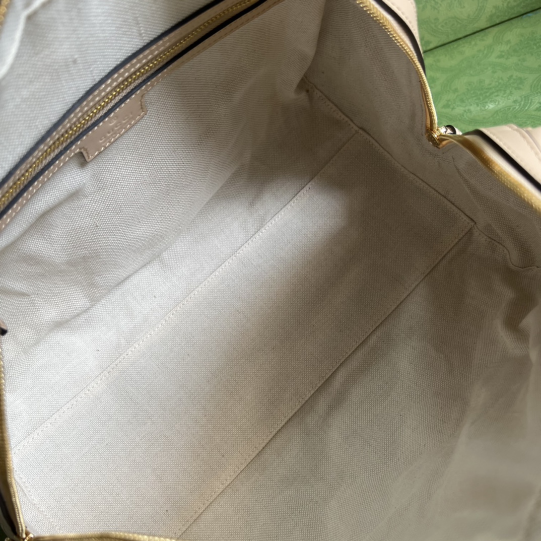 GG Matelassé leather medium bag