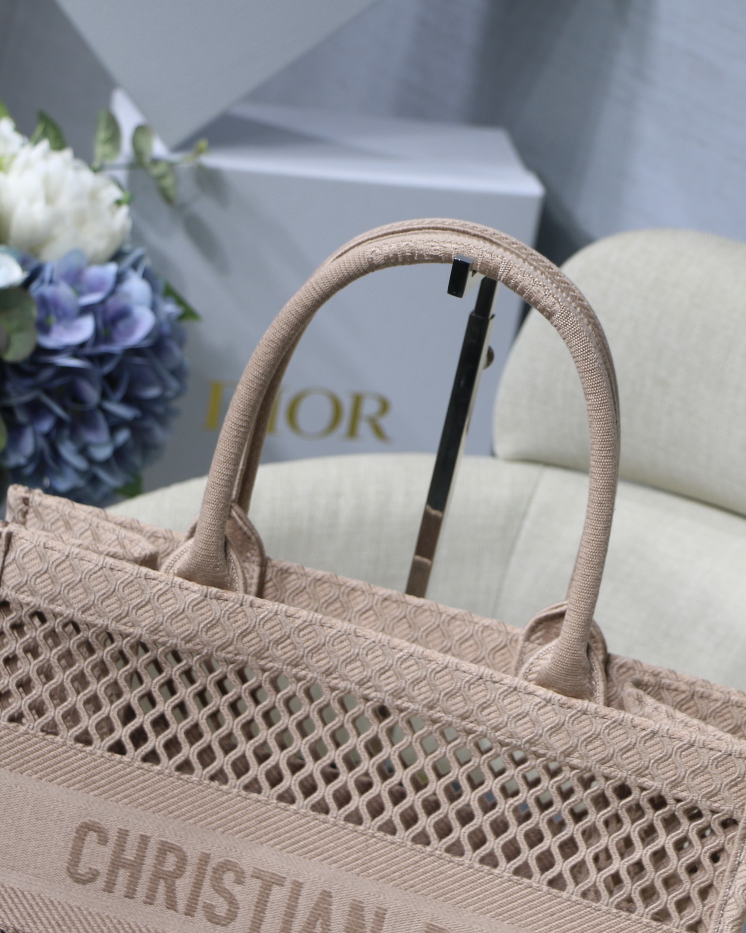 D10r BOOK TOTE