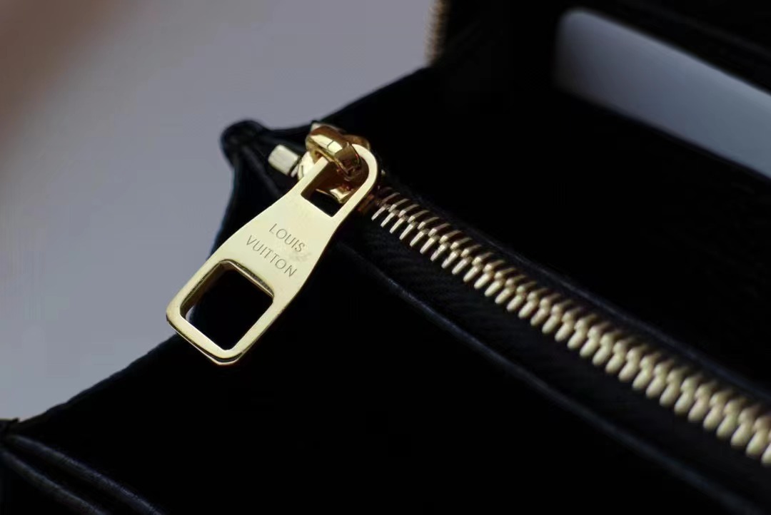 LV Long Wallet