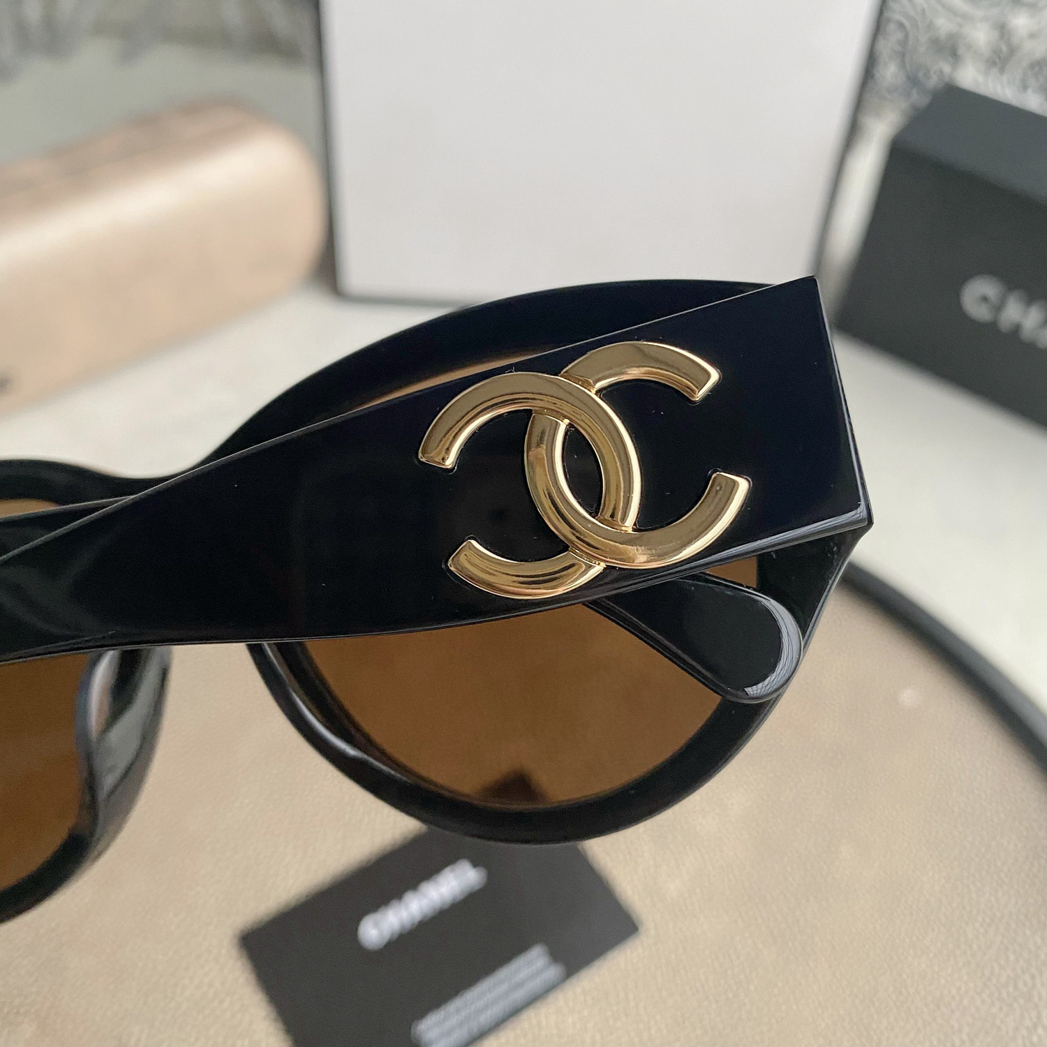 Vintage Ch**el sunglasses