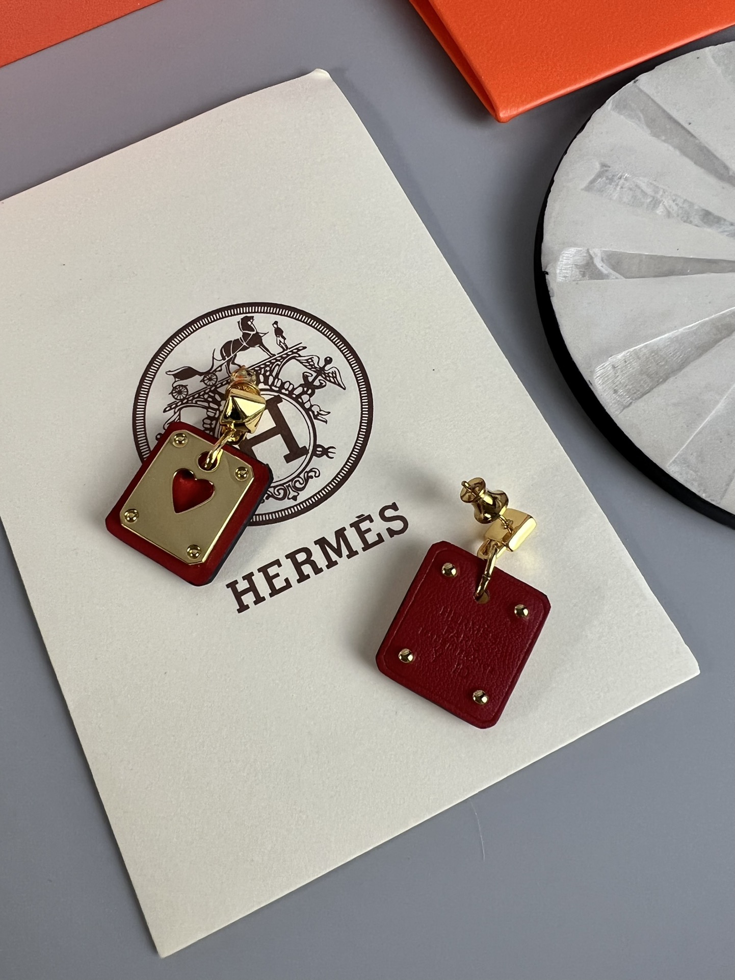 H**me5 As de Coeur Earrings