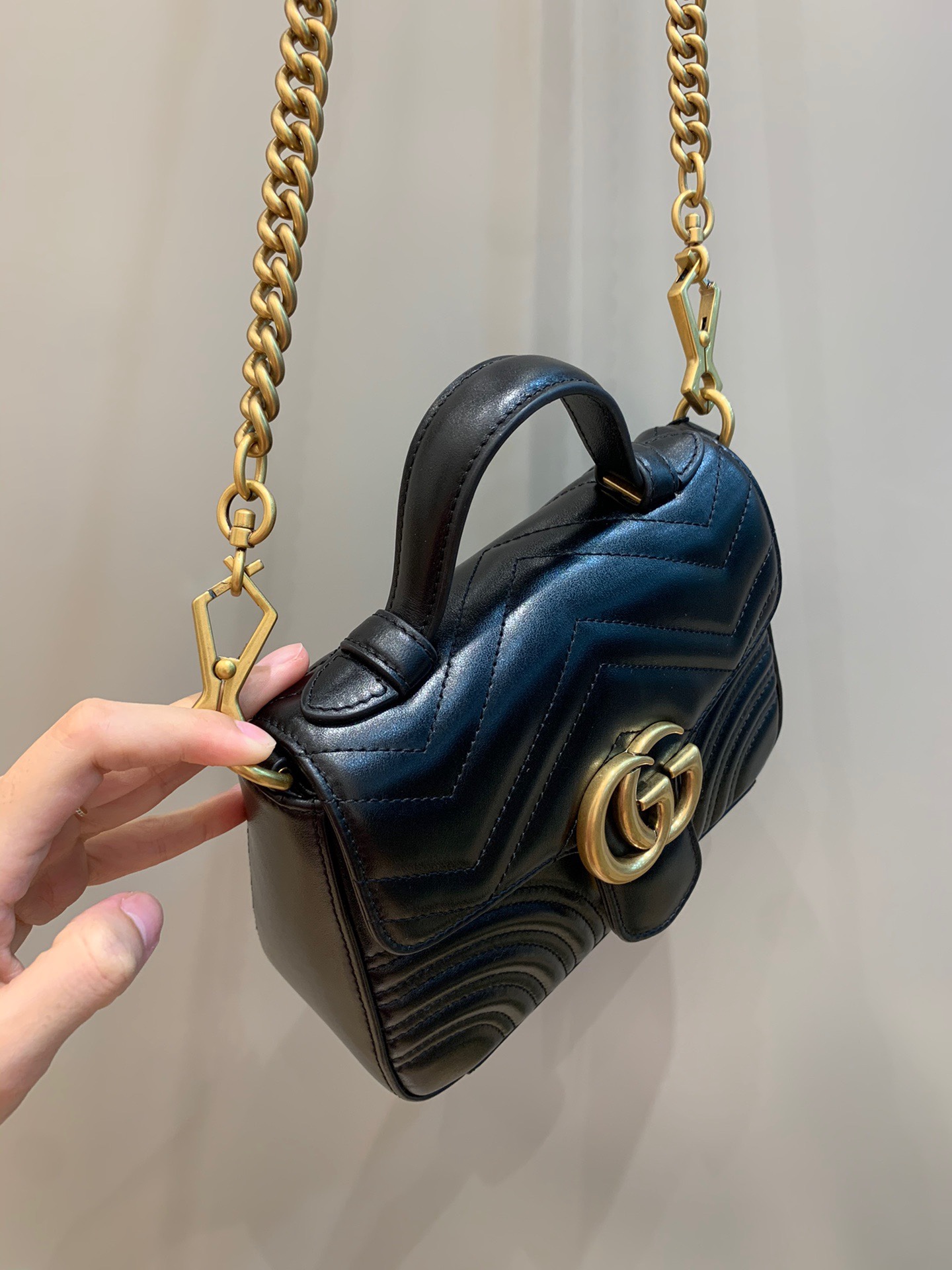 Classic handle bag