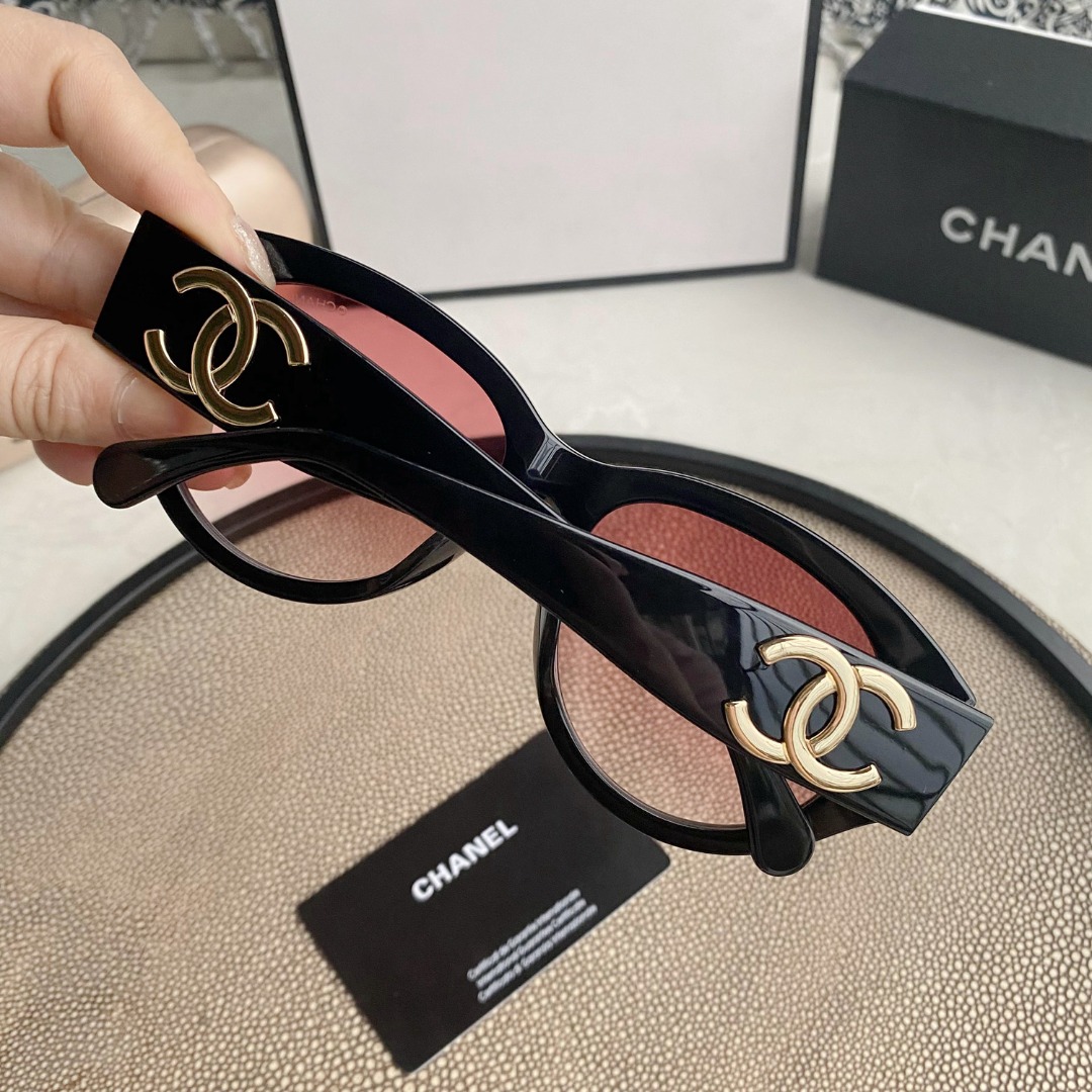 Vintage Ch**el sunglasses