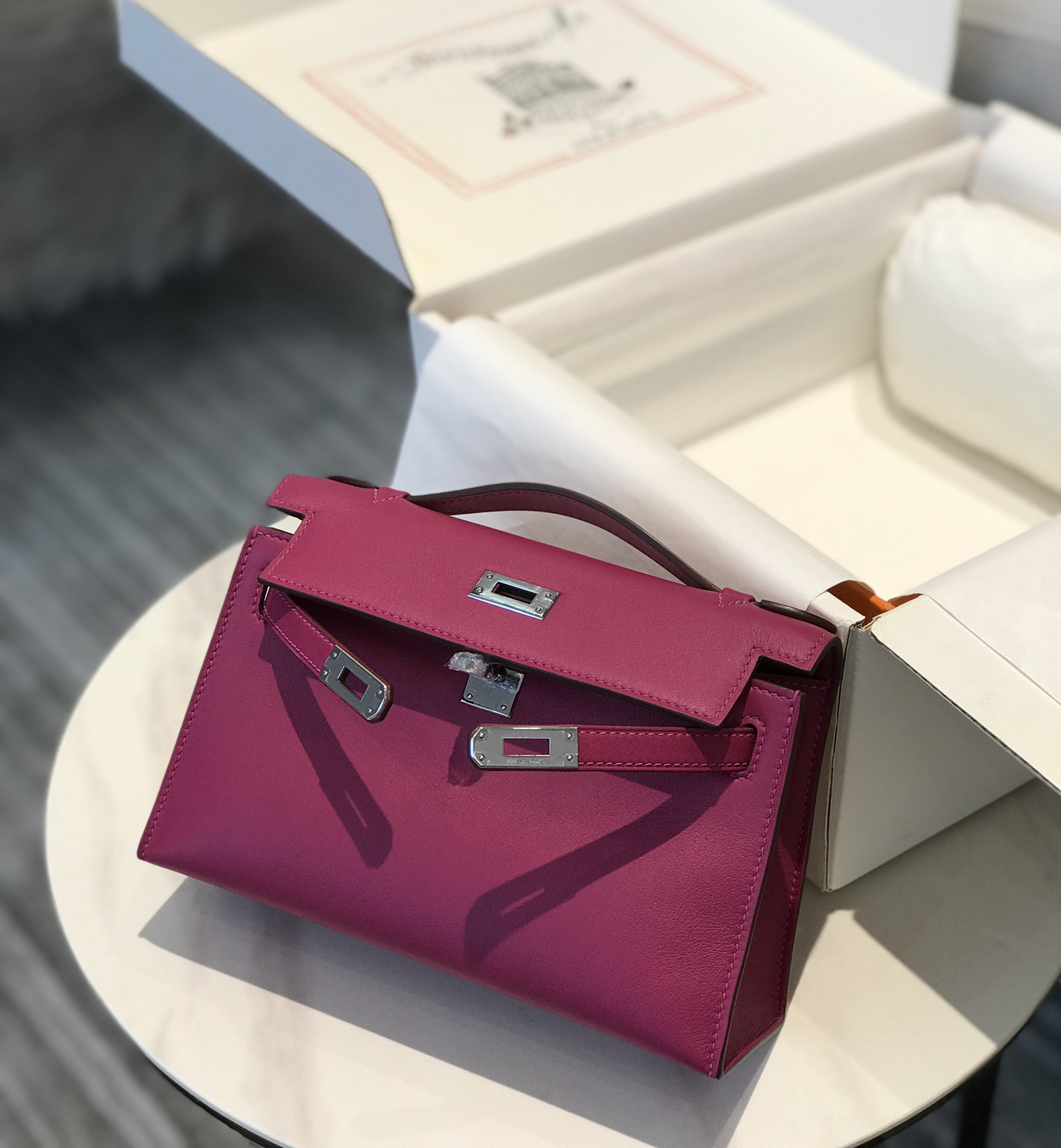 H**me5 Kelly Pochette