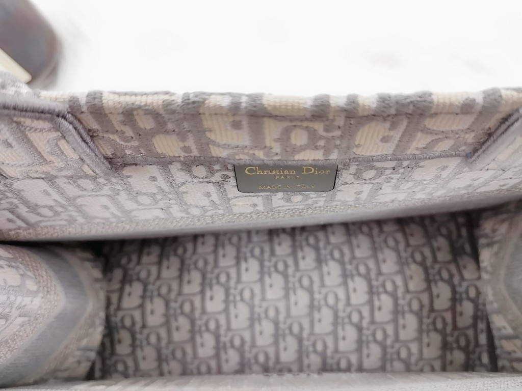 D10r Book Tote-Medium