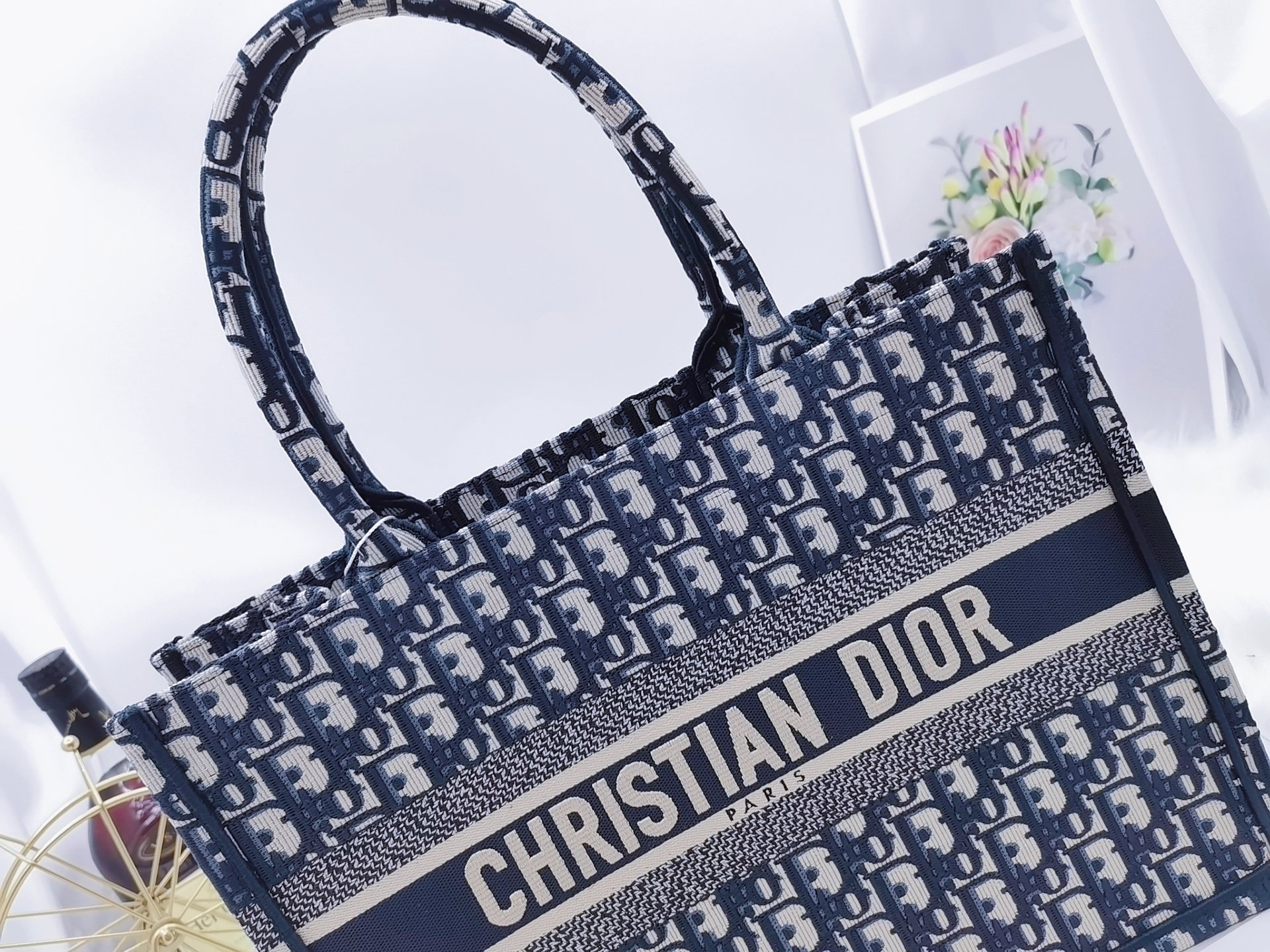 D10r Book Tote