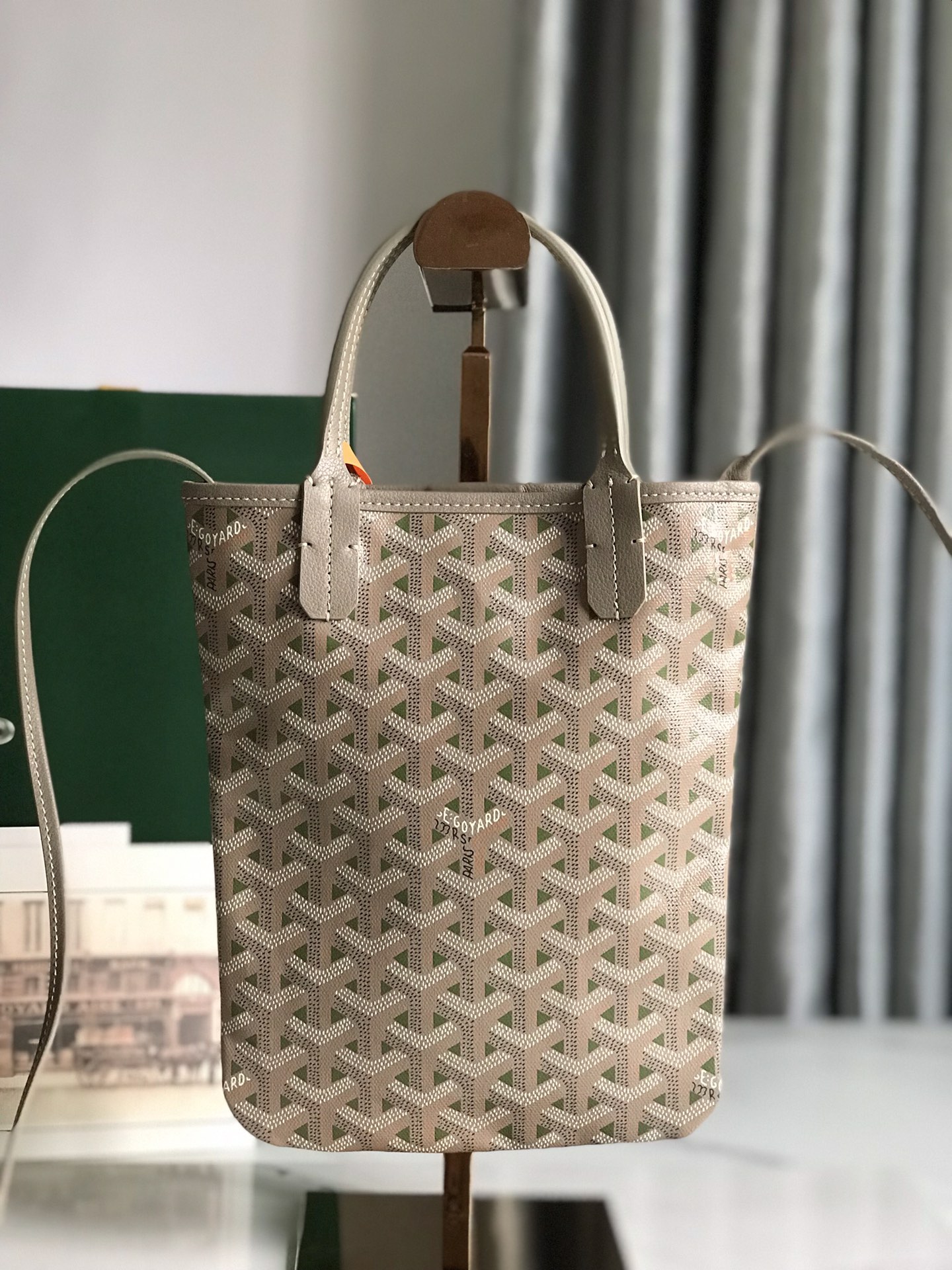 G09ard poitires bag