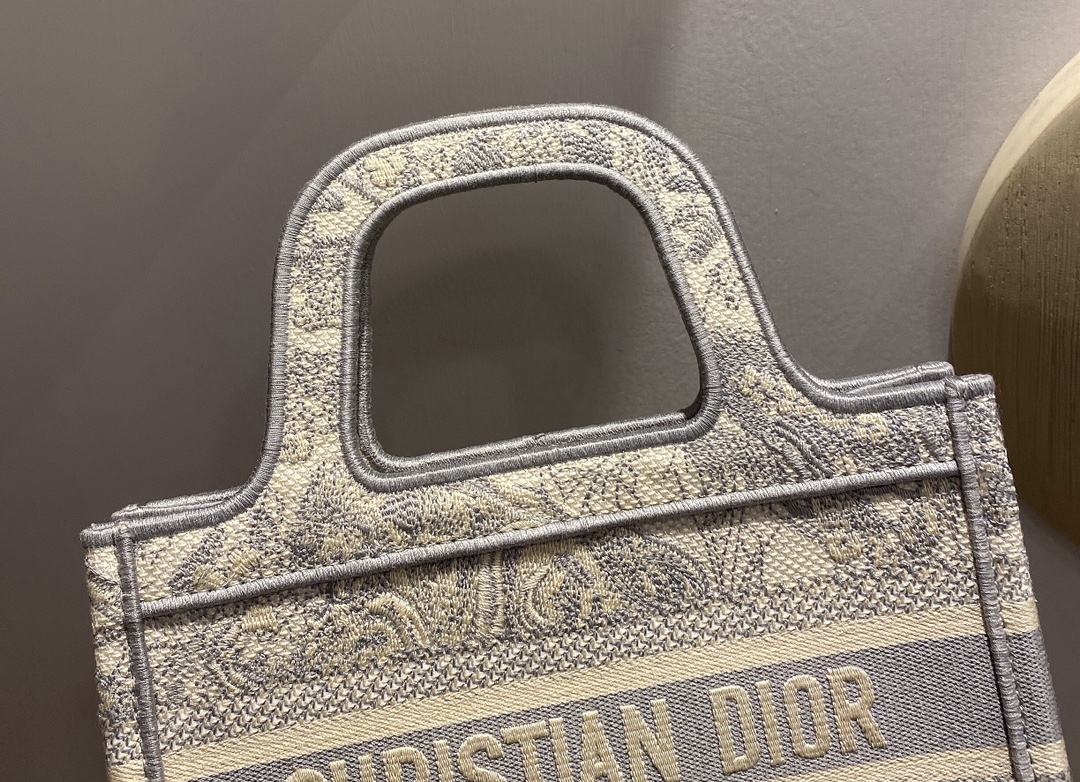 D10r BOOK TOTE