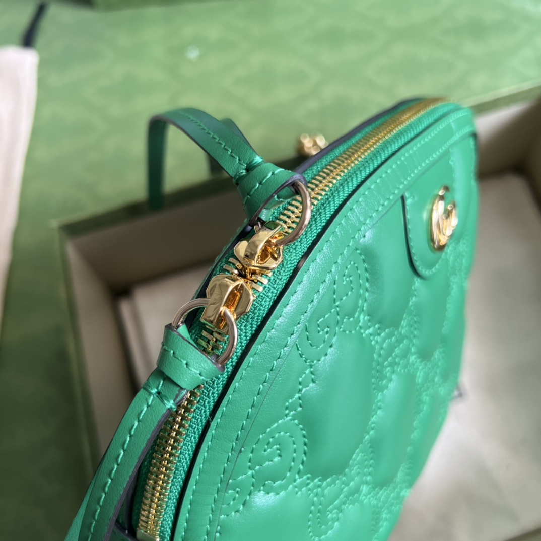 GG Matelassé leather small bag