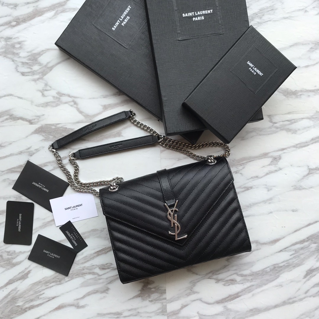 Y51 Shoulder bag